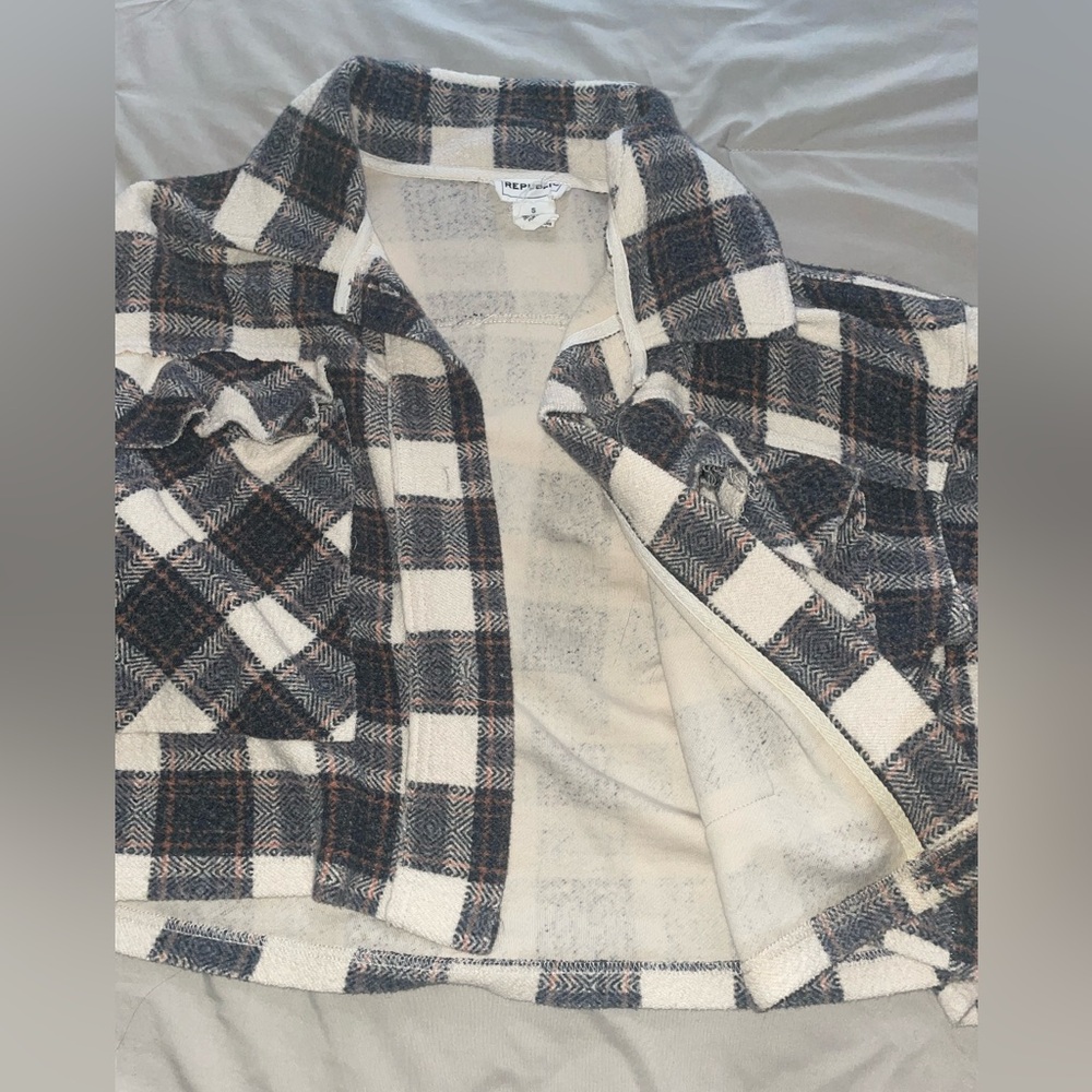 Fall Cropped Jacket - Picture 2 of 4